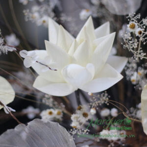 TÁC PHẨM “AN BÌNH “ TỪ HOA SEN KHÔ