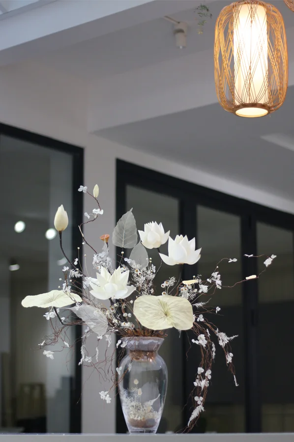 TÁC PHẨM “AN BÌNH “ TỪ HOA SEN KHÔ
